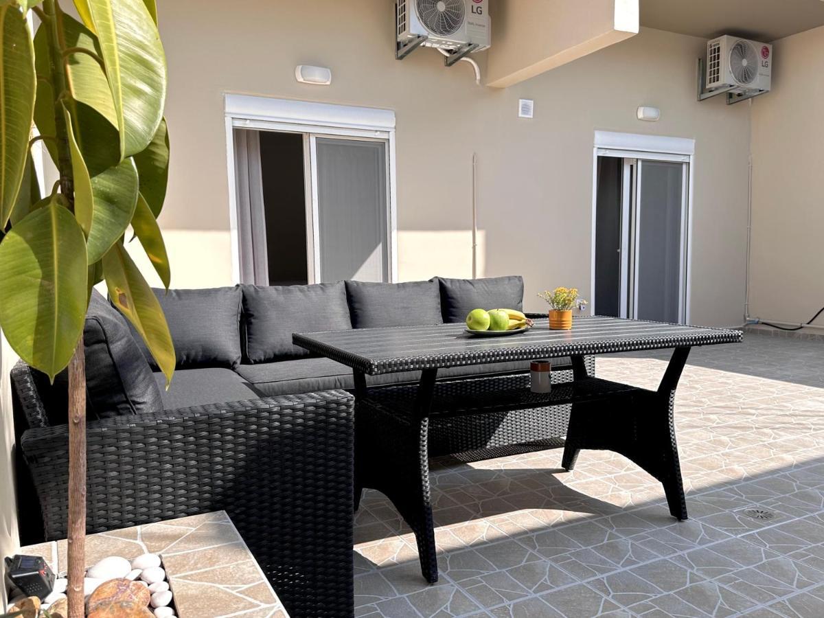 Seaside Deluxe Apartment Ялисос Екстериор снимка